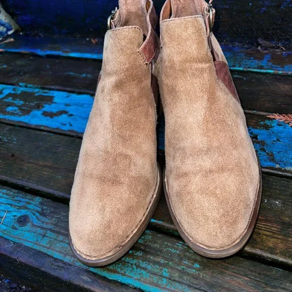 BORN Women’s Carin Suede Western Style Ankle Boots - Picture 6 of 8